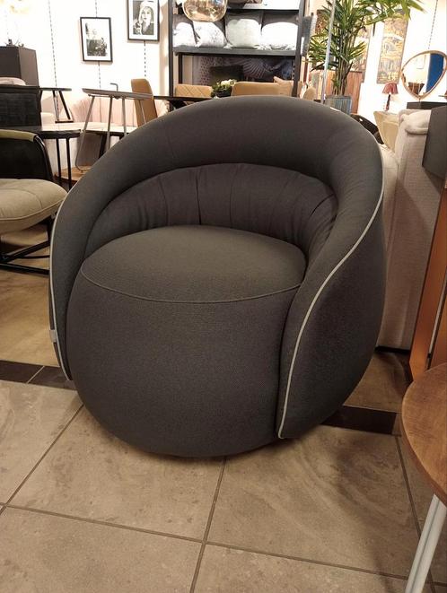Nieuwe sitstar draai fauteuil grijze stof design nu €210, Huis en Inrichting, Fauteuils, Nieuw, Stof, 75 tot 100 cm, 75 tot 100 cm