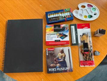 Teken- en Verfspullen - Zo Goed Als Nieuw beschikbaar voor biedingen