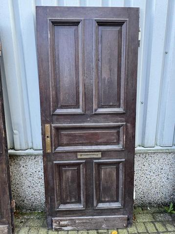 Prachtige massieve pitchpine voordeur beschikbaar voor biedingen