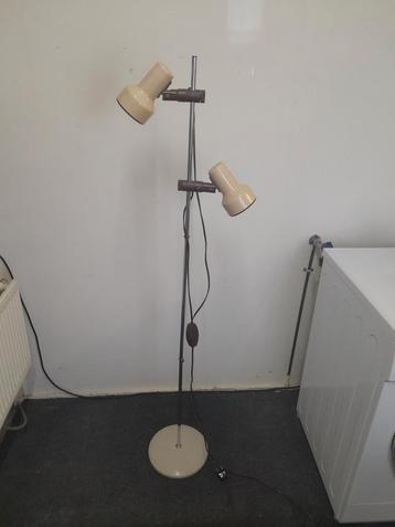 Vintage vloerlamp met 2 spots beschikbaar voor biedingen