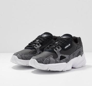 Adidas Originals Sneakers zeart maat 39, nieuwstaat beschikbaar voor biedingen