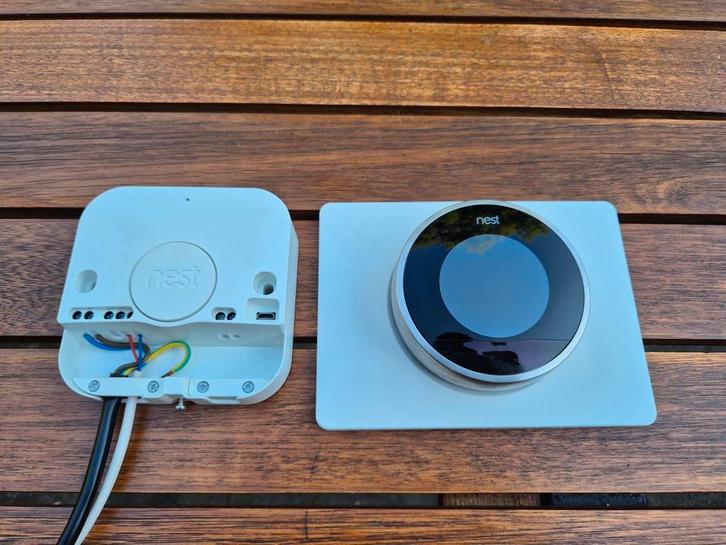 Google Nest Gen 2 + Heatlink, Doe-het-zelf en Verbouw, Thermostaten, Zo goed als nieuw, Slimme thermostaat, Ophalen of Verzenden