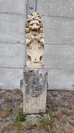Leeuw op sokkel snel ophalen!, Tuin en Terras, Ophalen, Gebruikt, Beton, Dierenbeeld
