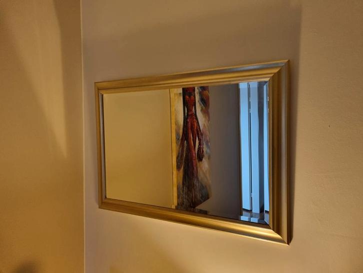 Mooie rechthoekige spiegel met gouden rand, Huis en Inrichting, Woonaccessoires | Spiegels, Zo goed als nieuw, 75 tot 100 cm, Minder dan 100 cm