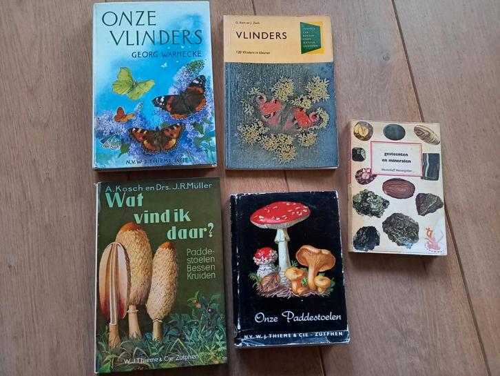 5 boeken Vlinders, Paddestoelen, Mineralen en Gesteenten, Boeken, Natuur, Gelezen, Overige onderwerpen, Ophalen of Verzenden