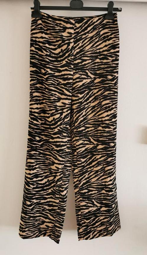 H&M broek met wijde pijpen mt. 40, Kleding | Dames, Broeken en Pantalons, Nieuw, Maat 38/40 (M), Overige kleuren, Lang, Verzenden