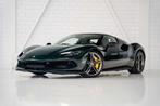 Ferrari 296 GTB Akrapovic | British Racing Green, Auto's, Gebruikt, Euro 6, 7 kWh, Bedrijf