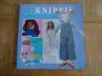 Het Knippie poppenkleertjes boek oa. Barbie, Baby Born pop, Hobby en Vrije tijd, Kledingpatronen, Verzenden, Zo goed als nieuw