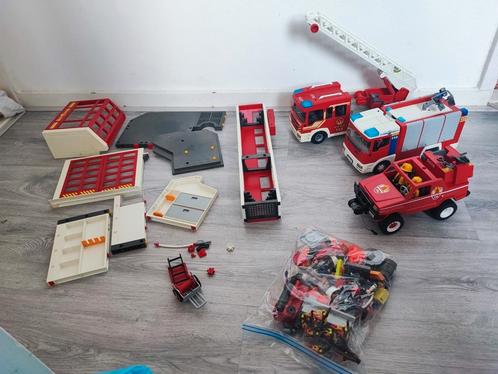 Grote set playmobil brandweer kazerne bluswagen en meer, Kinderen en Baby's, Speelgoed | Playmobil, Zo goed als nieuw, Ophalen of Verzenden
