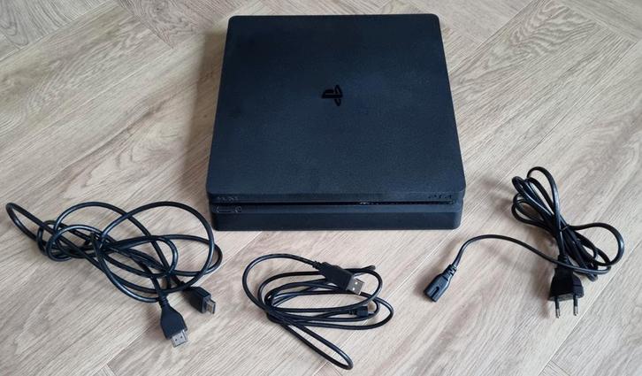 PS4 Slim 1TB + 3 Controllers + 4 Games, Spelcomputers en Games, Spelcomputers | Sony PlayStation 4, Gebruikt, Slim, 1 TB, Met 3 controllers of meer