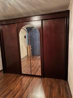 solide donker houten spiegeldeur kledingkast, Huis en Inrichting, Kasten | Kledingkasten, 200 cm of meer, Met hangruimte, Gebruikt