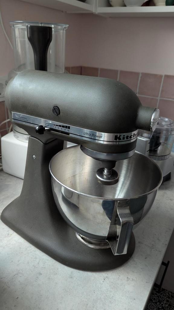 Kitchenaid Artisan Grijs compleet, Witgoed en Apparatuur, Keukenmixers, Gebruikt, 4 liter of meer, 3 snelheden of meer, Ophalen