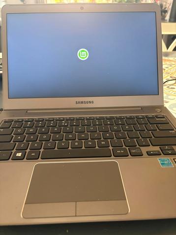 Samsung Laptop - Linux Mint 2012 beschikbaar voor biedingen