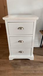 2 nachtkastjes, Huis en Inrichting, Kasten | Ladekasten, Ophalen, Minder dan 50 cm, Gebruikt, 3 of 4 laden