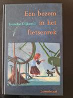 Een bezem in het fietsenrek - Lieneke Dijkzeul - heksen, Ophalen of Verzenden, Zo goed als nieuw, Lieneke Dijkzeul, Fictie algemeen
