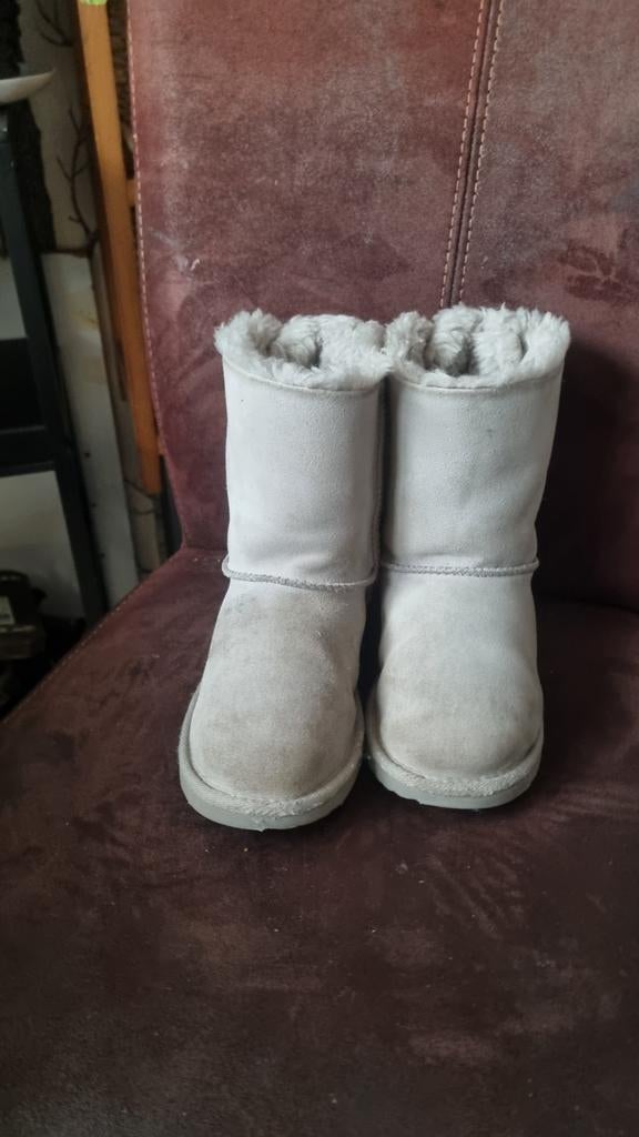UGG laarzen maat 32.5, Gebruikt, UGG, Laarzen, Verzenden