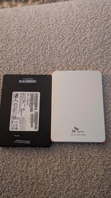 2 stuks sata ssd 256gb in 1 koop beschikbaar voor biedingen