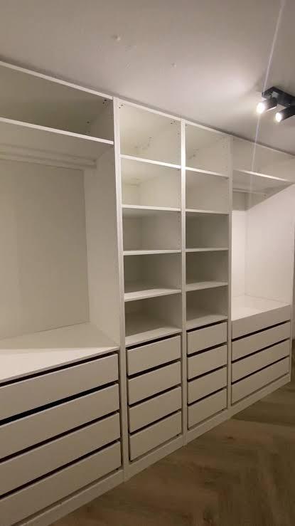 Ikea Monteur / Ikea Kasten / Meubels / Laminaat Legger e.d., Huis en Inrichting, Kasten | Overige, Ophalen of Verzenden