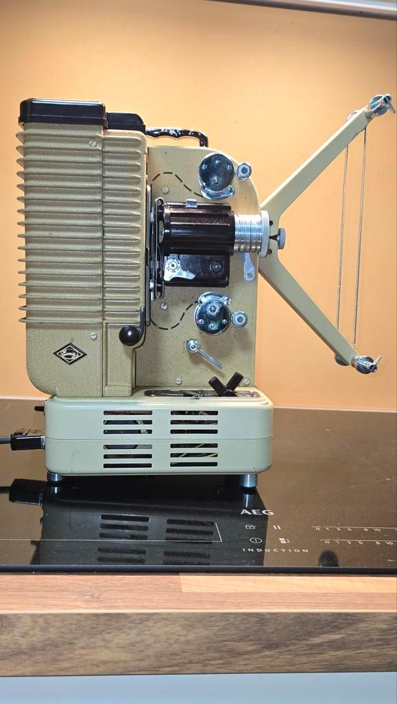 Eumig 8mm filmprojector - Vintage verzamelobject, Verzamelen, Fotografica en Filmapparatuur, Ophalen of Verzenden