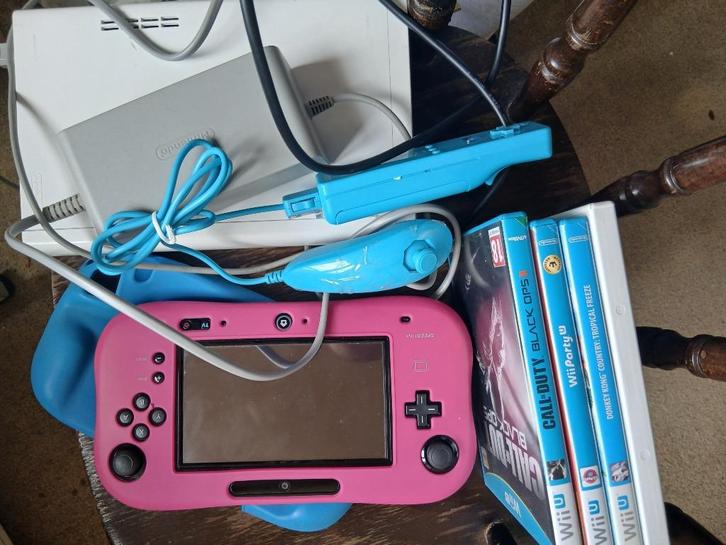 Complete Nintendo wii u set met draaitafel en pads, games., Spelcomputers en Games, Spelcomputers | Nintendo Wii U, Zo goed als nieuw