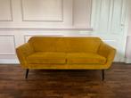 Woood Rocco 2-zitsbank - Velvet - Oker, Huis en Inrichting, Banken | Bankstellen, Ophalen, Gebruikt, 150 tot 200 cm, Tweepersoons