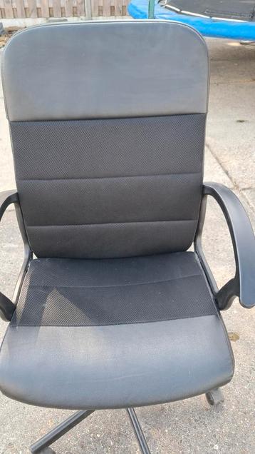 Zwarte Bureaustoel beschikbaar voor biedingen