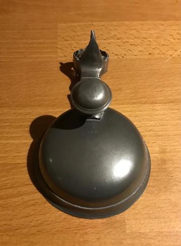 Kruik deksel. Tin. Geen bodemvondst. beschikbaar voor biedingen