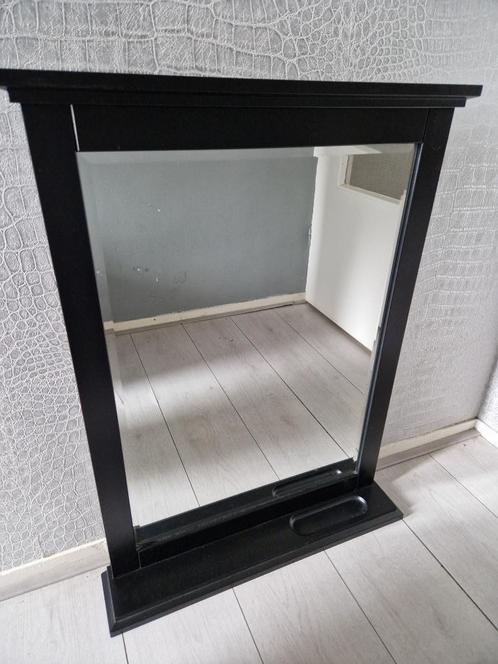 Badkamer spiegel mooi zwart hout met facet geslepen spiegel, Huis en Inrichting, Woonaccessoires | Spiegels, Zo goed als nieuw