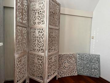 Houten kamerscherm met decoratieve panelen beschikbaar voor biedingen