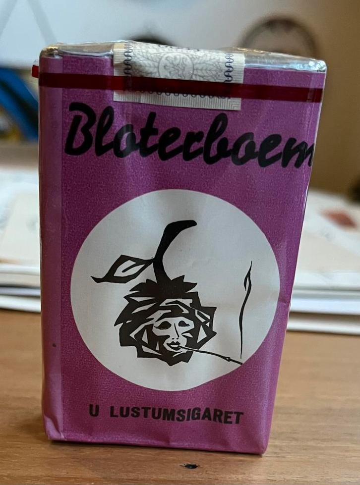 Pakje sigaretten Flower Power 1965 Verzamelitem, Verzamelen, Rookartikelen, Aanstekers en Luciferdoosjes, Zo goed als nieuw, Ophalen of Verzenden