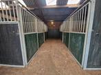 4 paardenstallen met schuifdeur. 2.20 hoog, 3 breed, Stalling, 4 paarden of pony's of meer