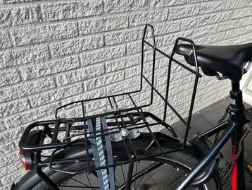 Fiets Schooltasdrager Zo Goed Als Nieuw beschikbaar voor biedingen