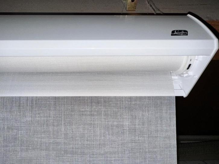 Rolgordijn elektrisch Luxaflex (splinternieuw), Huis en Inrichting, Stoffering | Gordijnen en Lamellen, Nieuw, 150 tot 200 cm