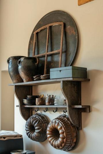 Wandrek van hout beschikbaar voor biedingen