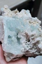 Gave blauwe Chalcedoon met druzy, Ophalen of Verzenden