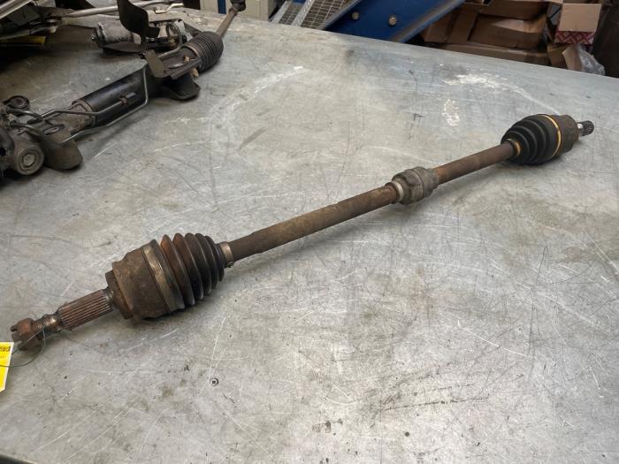 Aandrijfas rechts-voor van een Mitsubishi Lancer, Auto-onderdelen, Remmen en Aandrijving, Mitsubishi, Gebruikt, 3 maanden garantie