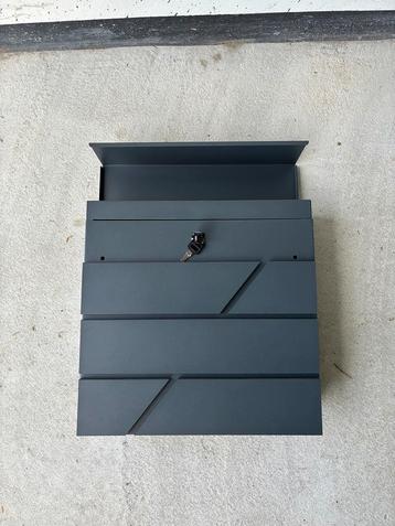 Moderne Stalen Wandbrievenbus - Nieuw beschikbaar voor biedingen