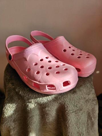 Nieuwe Crocks lookalikes maat 41   beschikbaar voor biedingen
