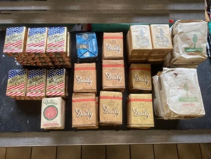Oude sigaretten en tabak voor verzameling, Verzamelen, Rookartikelen, Aanstekers en Luciferdoosjes, Nieuw, Overige typen, Ophalen of Verzenden