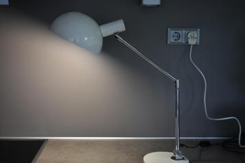 Vintage Koch & Lowy voor OMI burolamp space age wit chroom beschikbaar voor biedingen