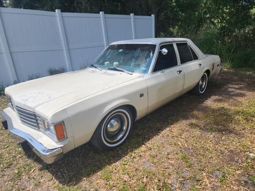 1980 dodge aspen, Auto's, Bestelauto's, Particulier, Benzine, Automaat, Wit, Blauw, Kunstmatig leder, Ophalen
