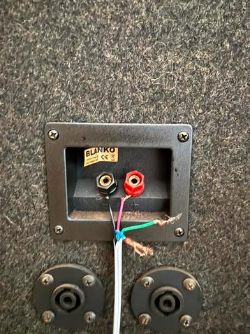 Blanko speakers beschikbaar voor biedingen