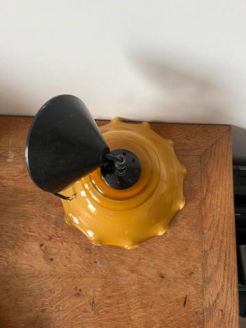 Geel Retro Lampje - Sfeervolle Verlichting beschikbaar voor biedingen