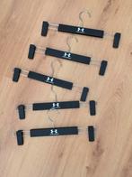 5x under armour kledinghangers broek rok hanger, Ophalen of Verzenden, Nieuw, Kinderen en Volwassenen