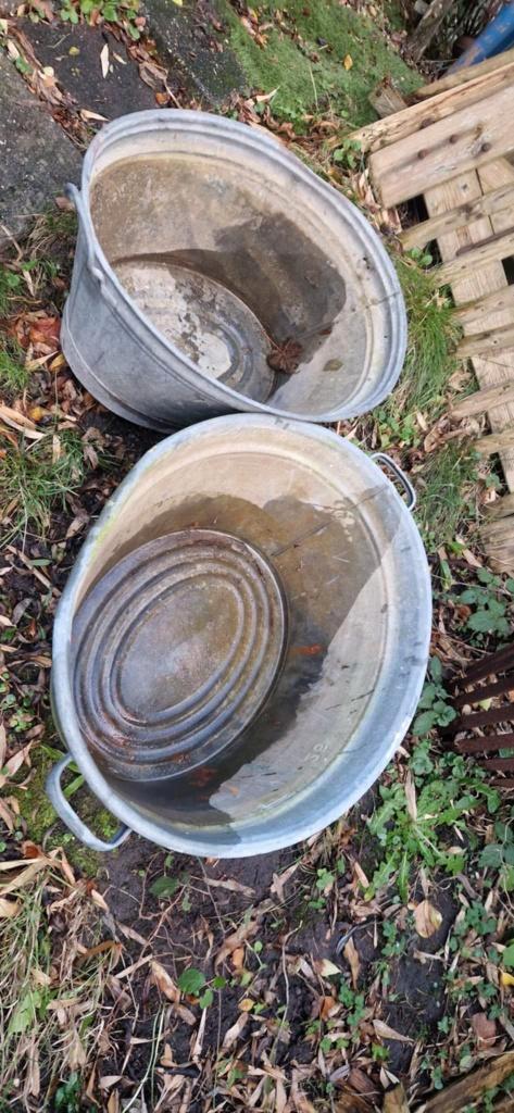 2 mooie grote zinken teilen (prijs is voor beide) (brocante), Tuin en Terras, Tuinwanddecoratie, Gebruikt, Ophalen of Verzenden