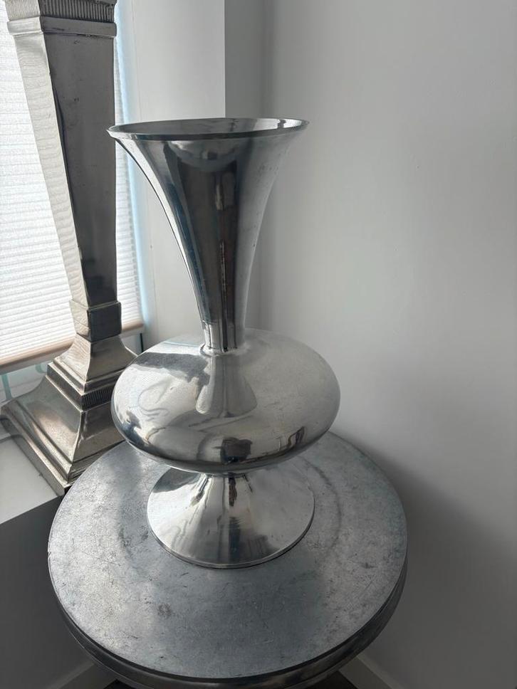 Zilveren Hoge Vazen - Stijlvol Decoratief, Huis en Inrichting, Woonaccessoires | Vazen, Zo goed als nieuw, Overige kleuren, 75 cm of meer