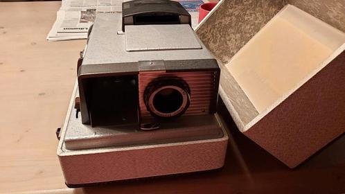 Prestinox dia projector met extra lamp en bewaarkoffer, Audio, Tv en Foto, Diaprojectors, Zo goed als nieuw, Ophalen of Verzenden