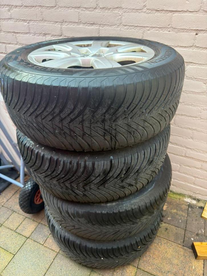 Audi A4 Velgen met Winterbanden, Auto-onderdelen, Banden en Velgen, Banden en Velgen, Winterbanden, 16 inch, 205 mm, Personenwagen