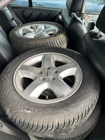 Opel Omega 16 inch velgen met Vredestein winterbanden beschikbaar voor biedingen
