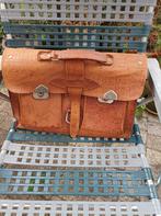 Vintage leren schooltas, Sieraden, Tassen en Uiterlijk, Tassen | Schooltassen, Minder dan 30 cm, Bruin, Aktetas of Boekentas, Ophalen of Verzenden